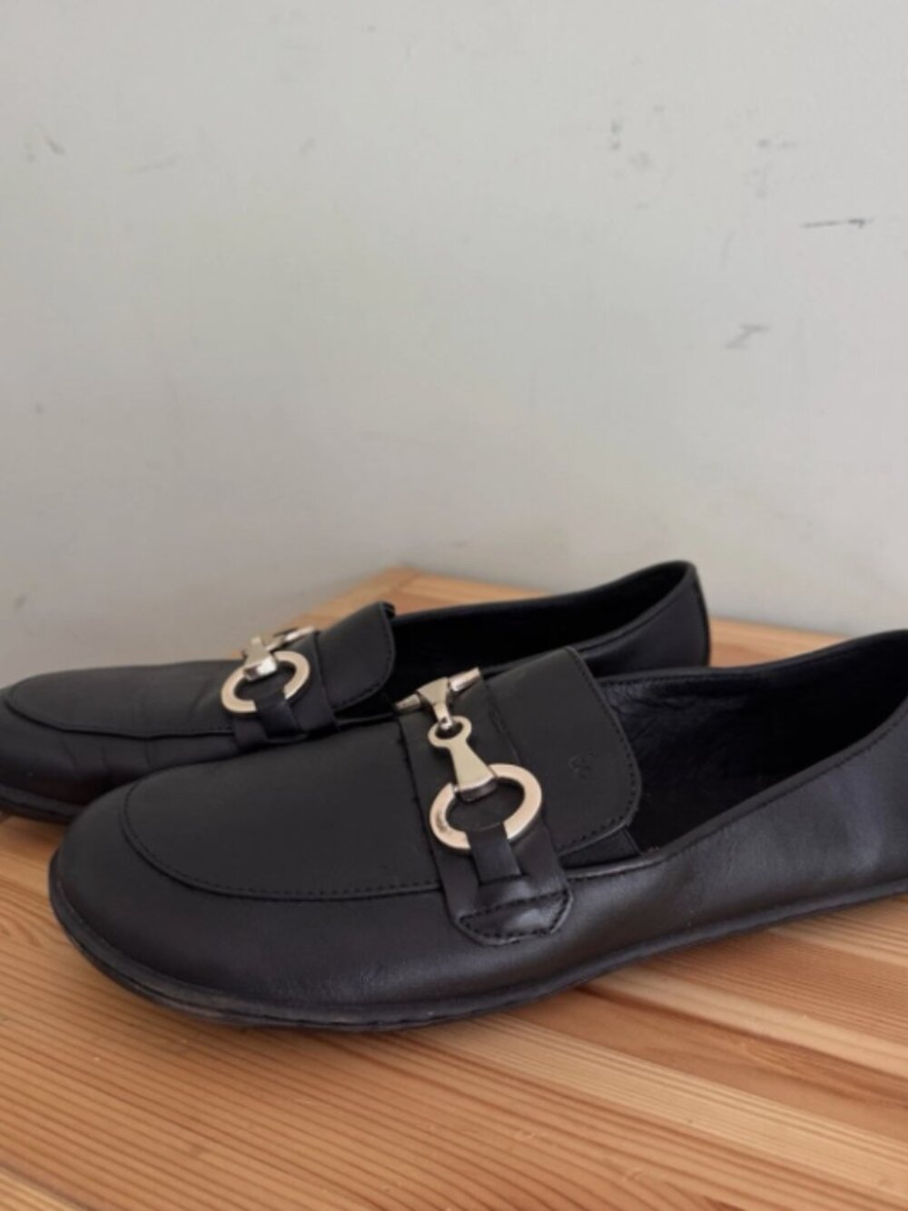 Be Lenka women’s black leather loafers in size EU 40 / US 9